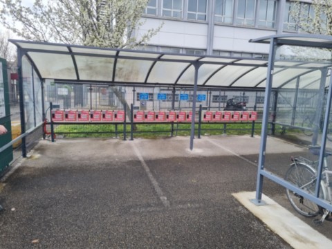 rack recharge pour vélo et trottinette électrique